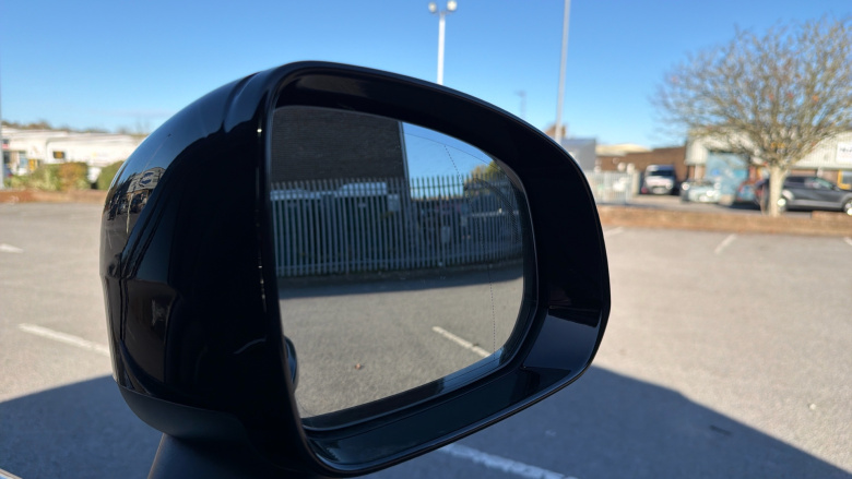 Volvo XC90 2.0 B5D [235] Plus Dark 5dr AWD Geartronic Diesel Estate